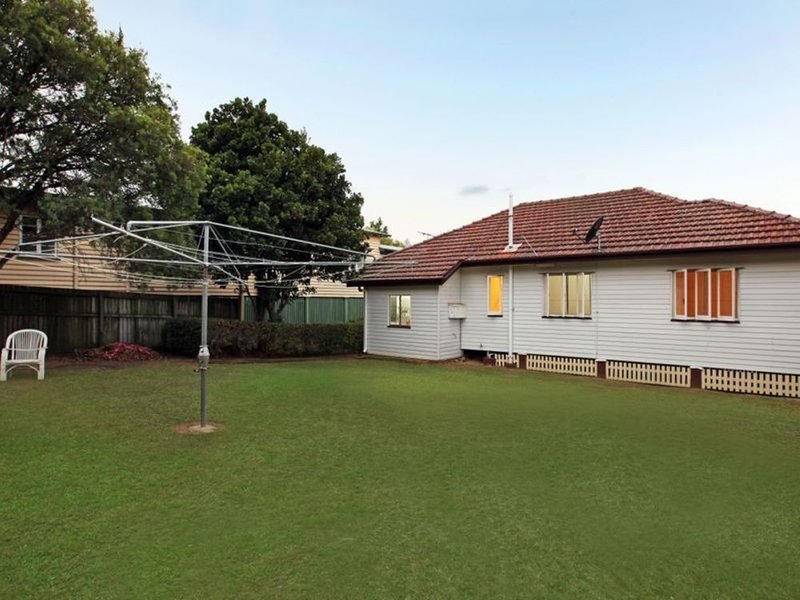 Photo - 63 Delsie Street, Cannon Hill QLD 4170 - Image 13