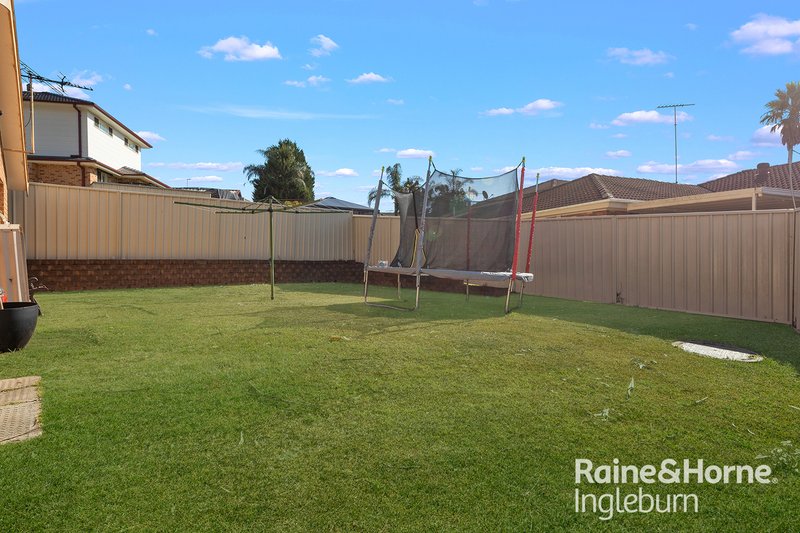 Photo - 63 Donalbain Circuit, Rosemeadow NSW 2560 - Image 11