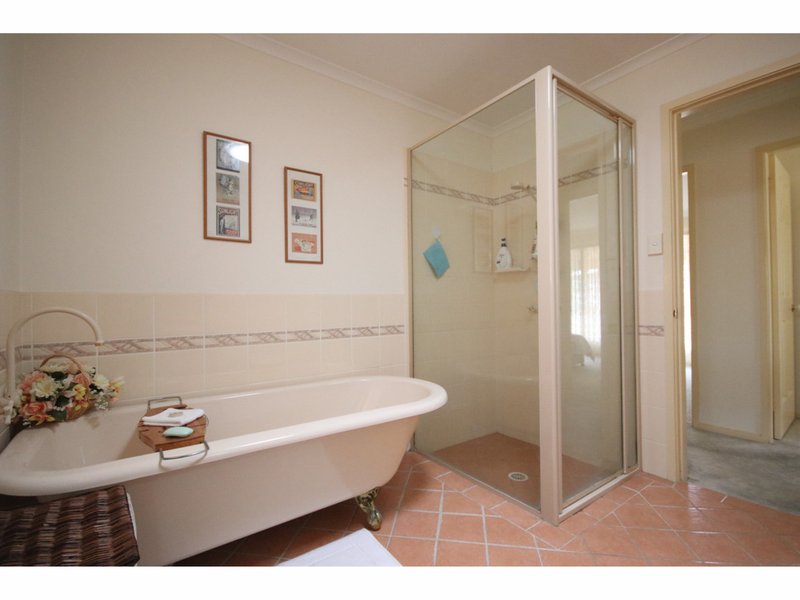 Photo - 63 Edmund Street, Sanctuary Point NSW 2540 - Image 12