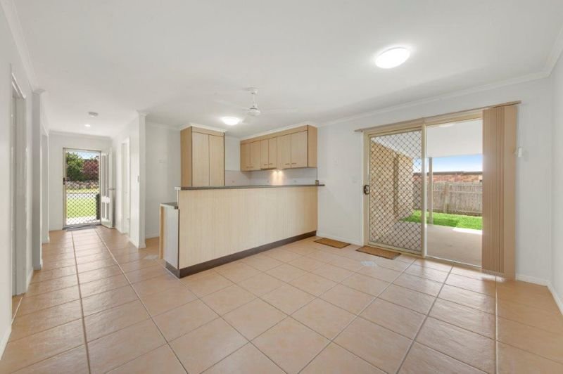 Photo - 63 Emmadale Drive, New Auckland QLD 4680 - Image 3