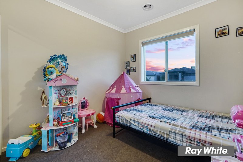 Photo - 63 Felix Way, Tarneit VIC 3029 - Image 4