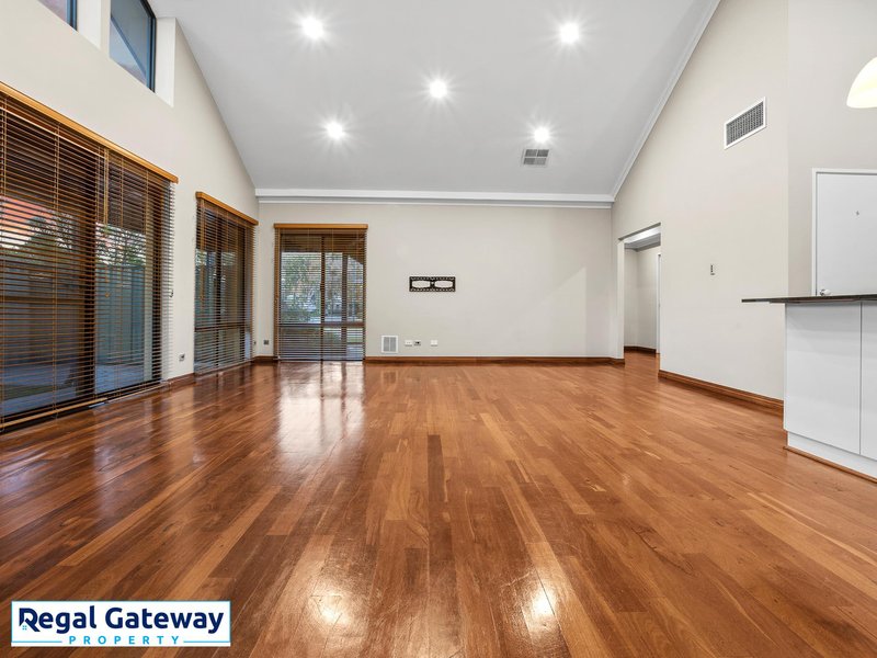 Photo - 63 Freycinet Circle, Aubin Grove WA 6164 - Image 12