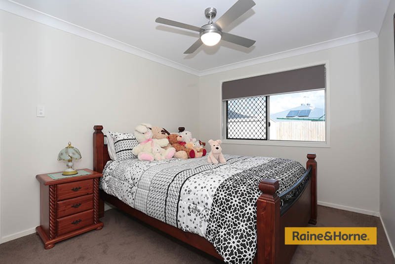 Photo - 63 Greenview Avenue, South Ripley QLD 4306 - Image 9