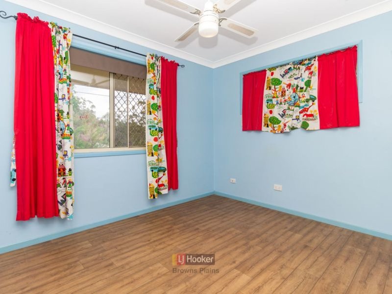 Photo - 63 Haldham Crescent, Regents Park QLD 4118 - Image 9