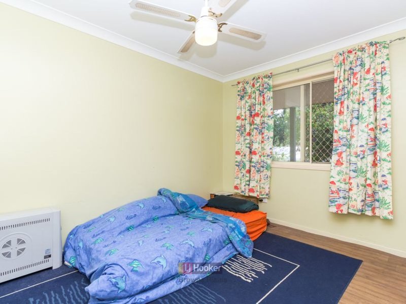 Photo - 63 Haldham Crescent, Regents Park QLD 4118 - Image 10