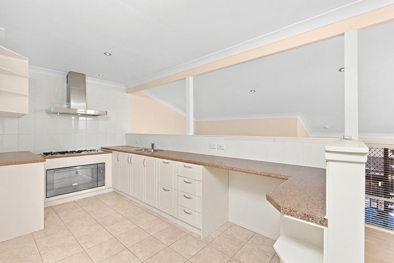 Photo - 63 Hallen Close, Phillip ACT 2606 - Image 3