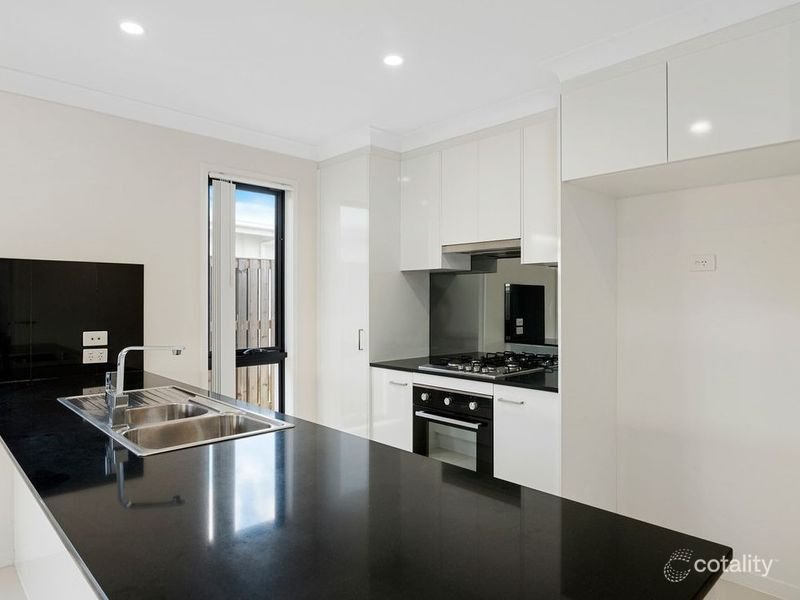 Photo - 63 Hill Drive, Pimpama QLD 4209 - Image 2