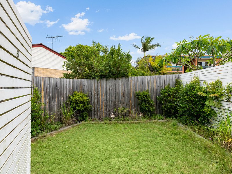 Photo - 6/3 Honeysuckle Street, Mansfield QLD 4122 - Image 10