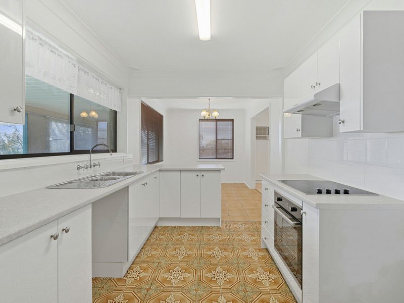 Photo - 63 Jacqueline Avenue, Gorokan NSW 2263 - Image 3