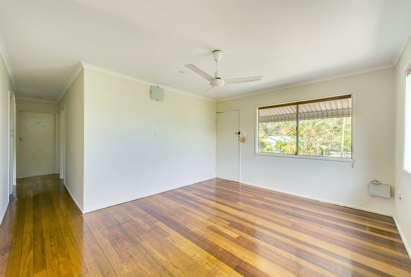 Photo - 63 Julie Road, Ellen Grove QLD 4078 - Image 4