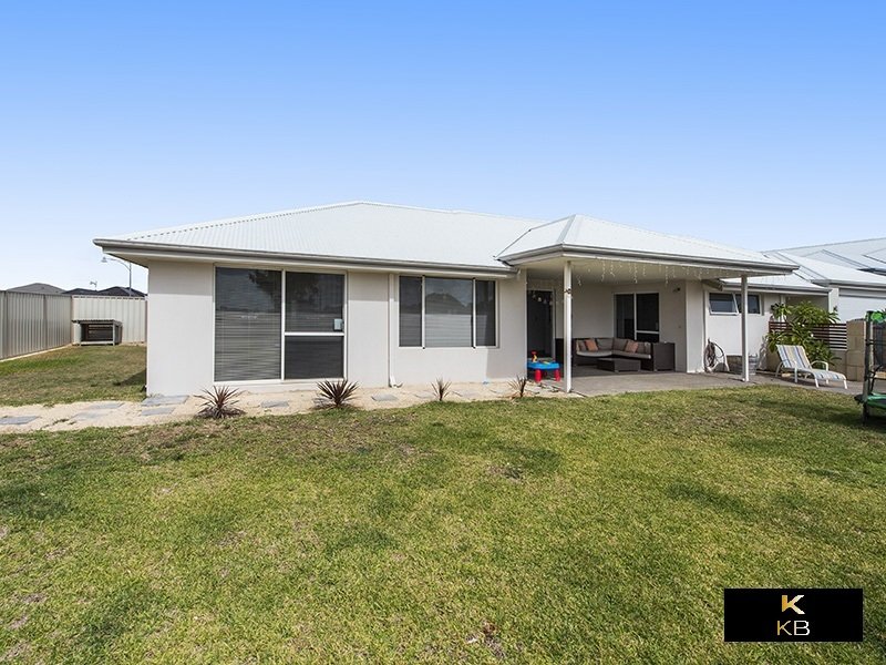 Photo - 63 Kimberley Dr , Secret Harbour WA 6173 - Image 4