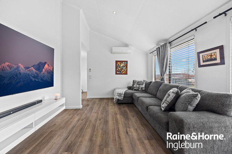 Photo - 6/3 Kingfisher Street, Ingleburn NSW 2565 - Image 1