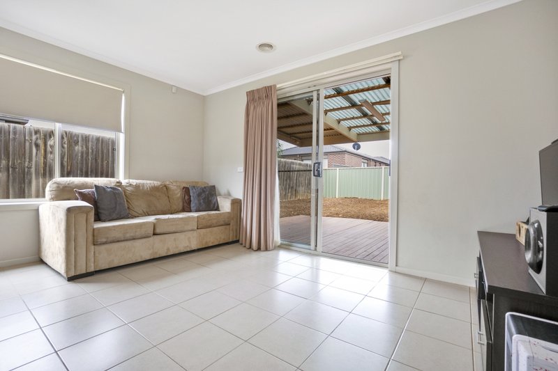 Photo - 63 Lady Penrhyn Drive, Wyndham Vale VIC 3024 - Image 5