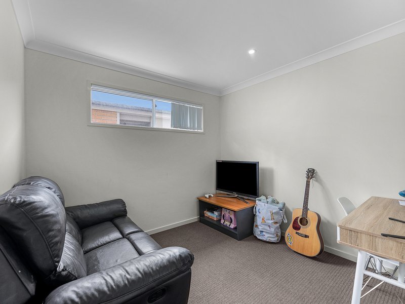 Photo - 63 Lilley Terrace, Chuwar QLD 4306 - Image 6