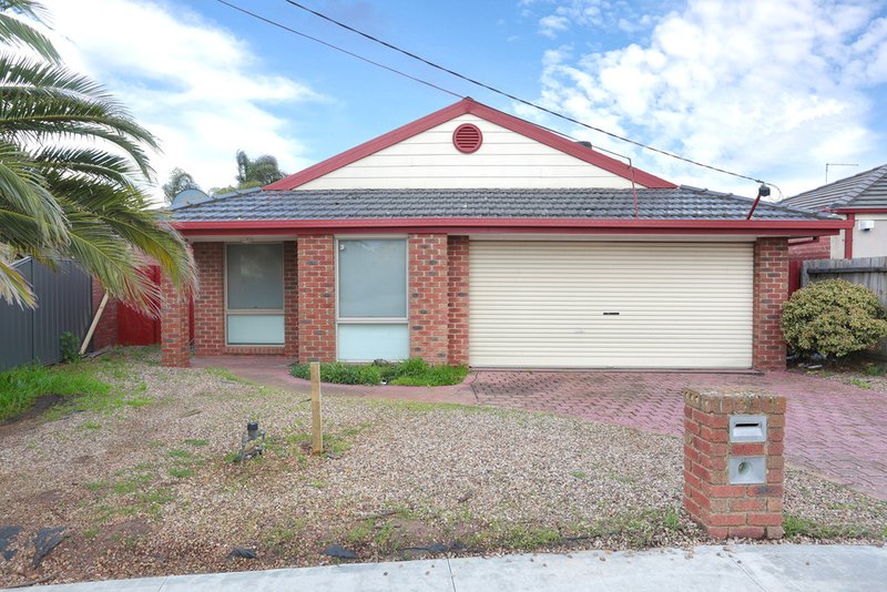 Photo - 63 Maple Crescent, Hoppers Crossing VIC 3029 - Image 2