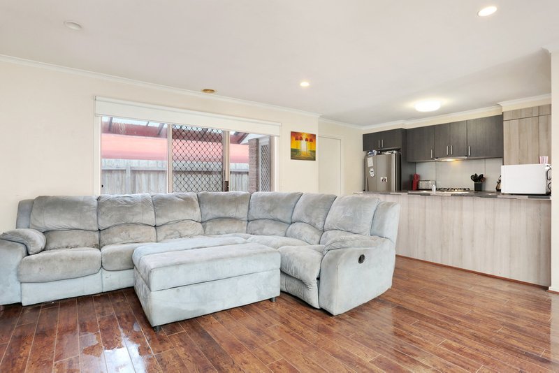 Photo - 63 Maple Crescent, Hoppers Crossing VIC 3029 - Image 5