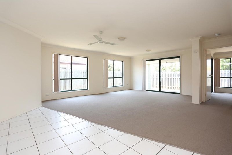 Photo - 63 Marble Arch Place, Arundel QLD 4214 - Image 3