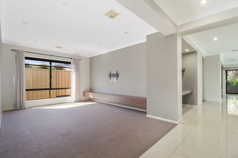 Photo - 63 Maygar Avenue, Wodonga VIC 3690 - Image 5