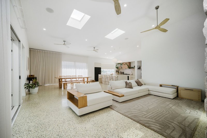 Photo - 63 Murdoch Drive, Singleton WA 6175 - Image 15