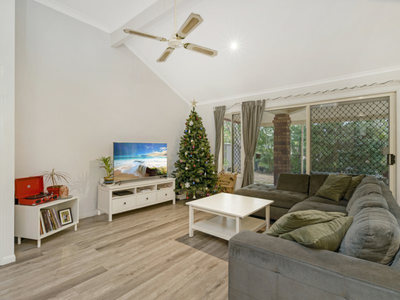 Photo - 63 Paddington Dve , Carrara QLD 4211 - Image 3