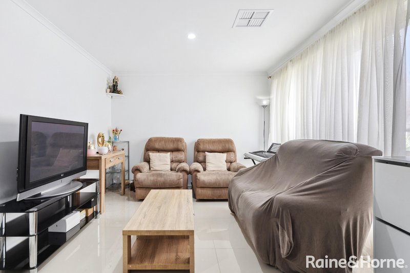 Photo - 63 Parkway Circuit, Parafield Gardens SA 5107 - Image 4