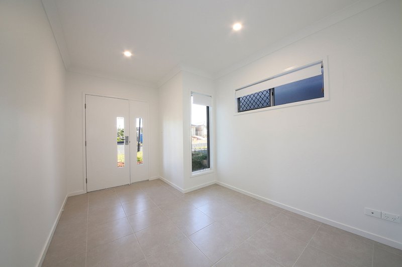 Photo - 63 Randwick Street, Logan Reserve QLD 4133 - Image 4