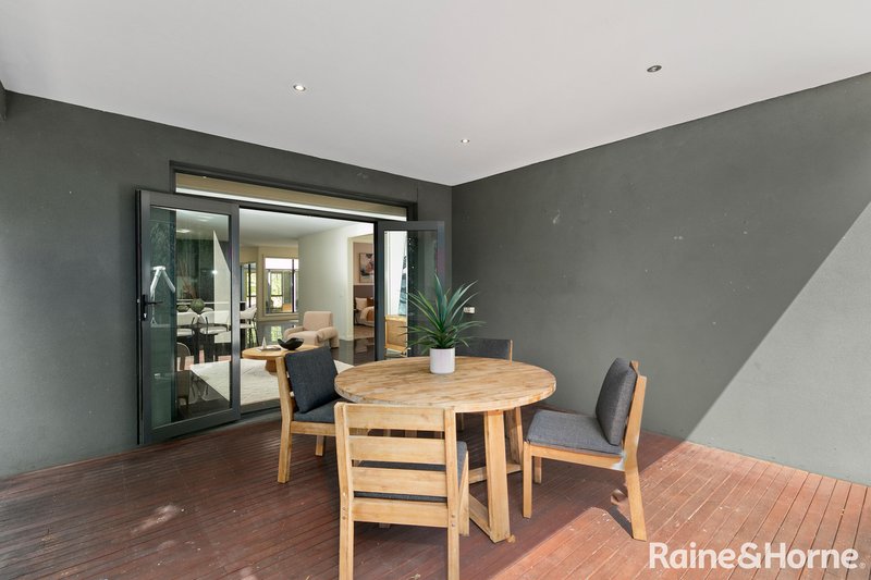 Photo - 63 Ravenhill Boulevard, Roxburgh Park VIC 3064 - Image 19