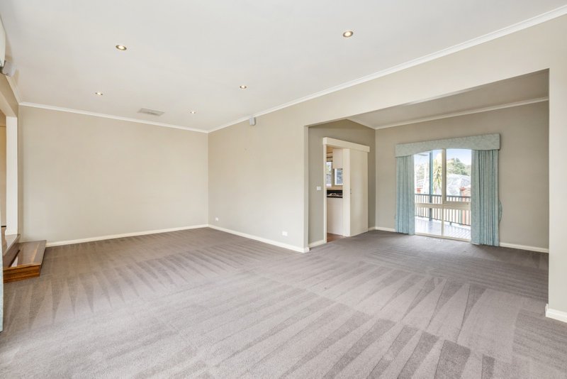 Photo - 63 Renou Road, Wantirna South VIC 3152 - Image 3