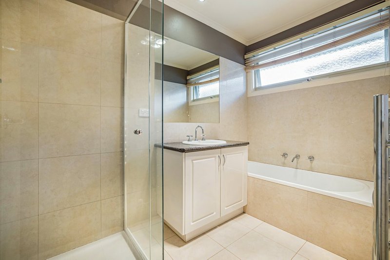Photo - 63 Renou Road, Wantirna South VIC 3152 - Image 4