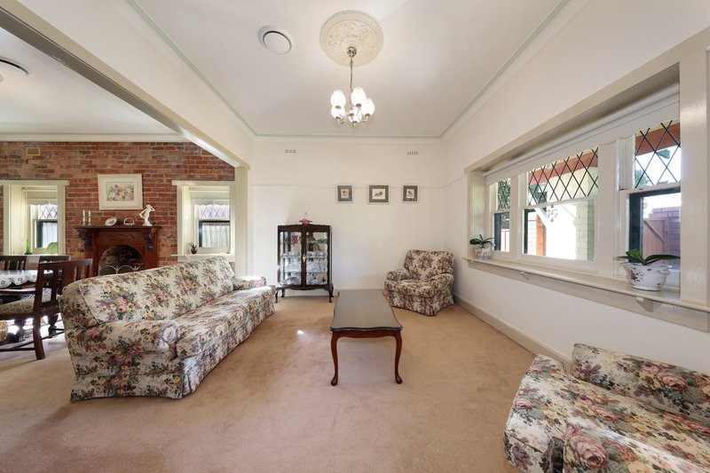 Photo - 63 Robert Street, Bentleigh VIC 3204 - Image 2