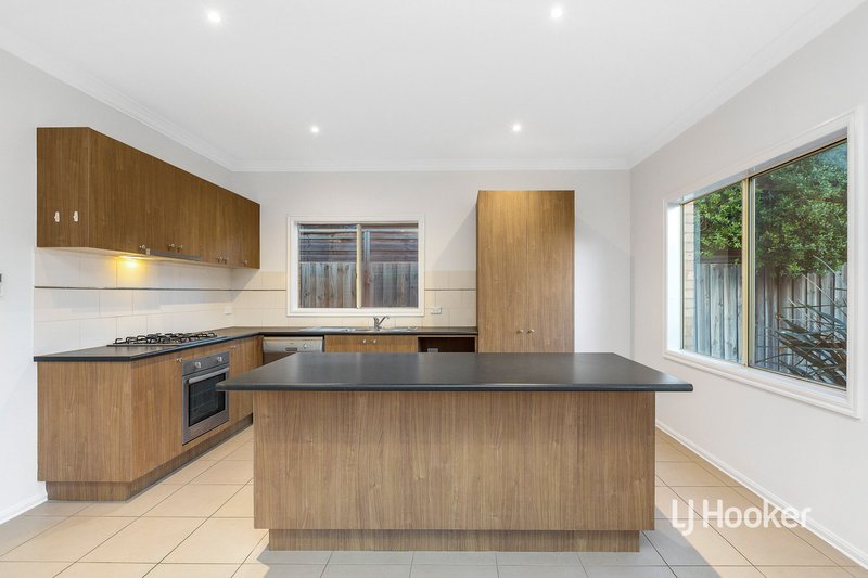 Photo - 63 Rowland Drive, Point Cook VIC 3030 - Image 4