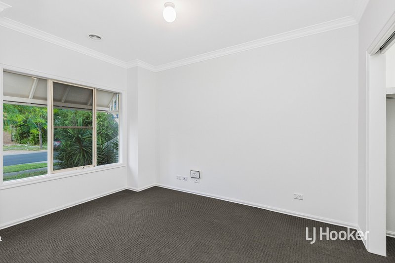 Photo - 63 Rowland Drive, Point Cook VIC 3030 - Image 10