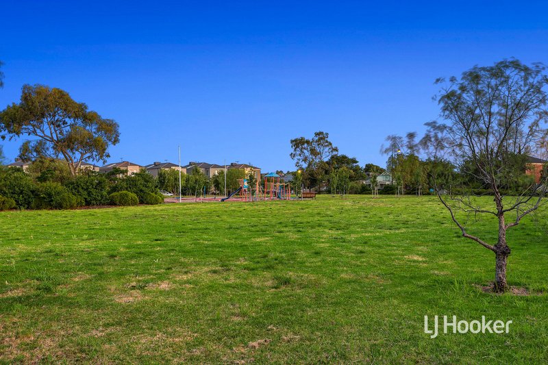 Photo - 63 Rowland Drive, Point Cook VIC 3030 - Image 14