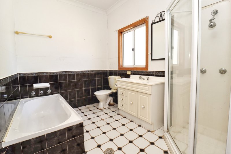 Photo - 63 Ryall Street, Canowindra NSW 2804 - Image 13