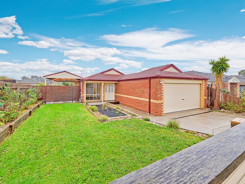 63 Scarborough Avenue, Cranbourne West VIC 3977