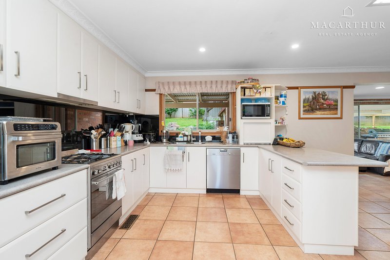 Photo - 63 Simkin Crescent, Kooringal NSW 2650 - Image 7