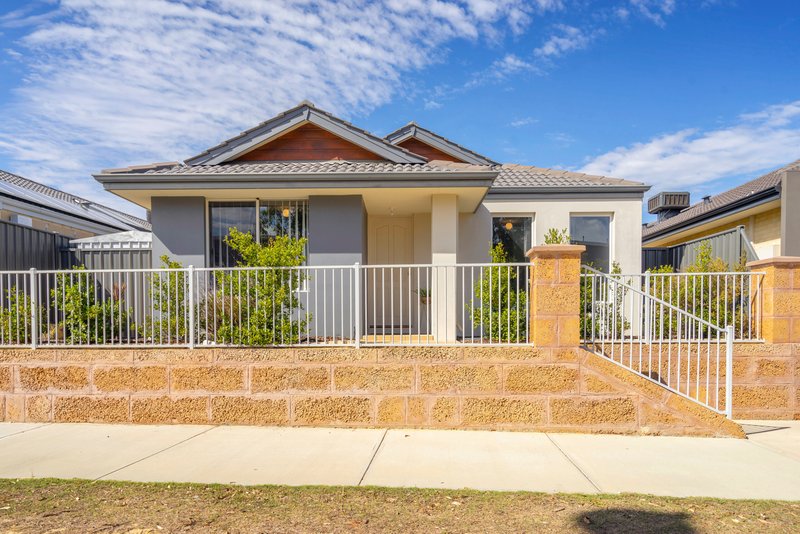 Photo - 63 Splendens Avenue, Banksia Grove WA 6031 - Image 3