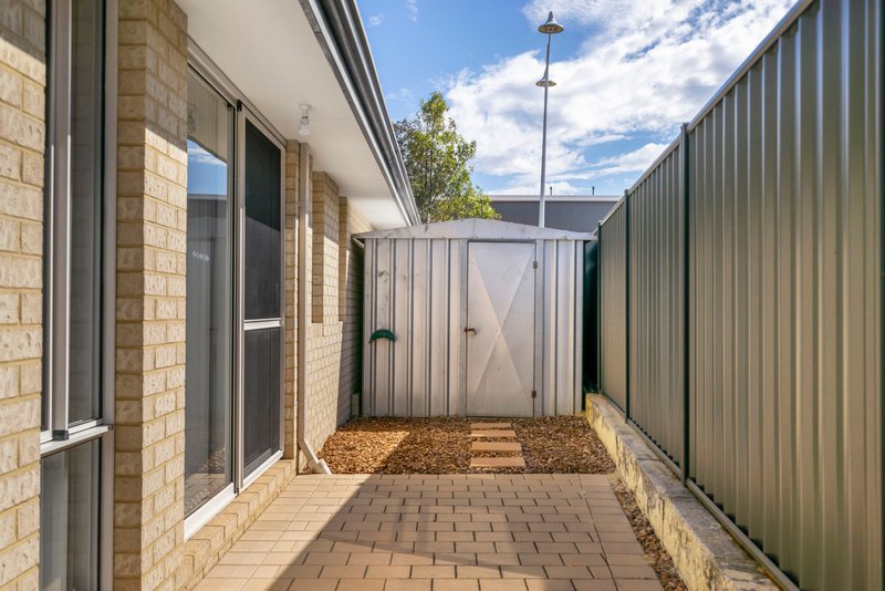 Photo - 63 Splendens Avenue, Banksia Grove WA 6031 - Image 22