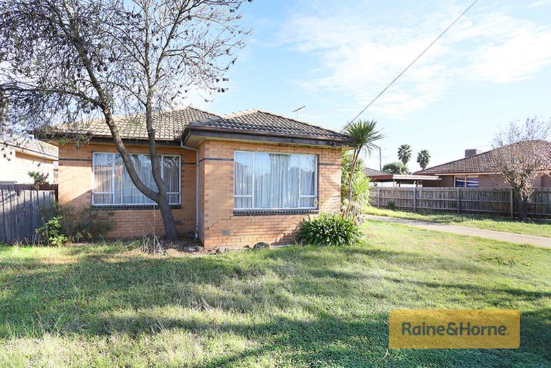 63 Station Road, Melton South VIC 3338