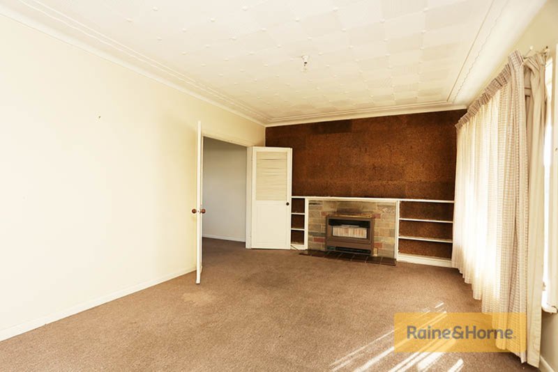 Photo - 63 Station Road, Melton South VIC 3338 - Image 4