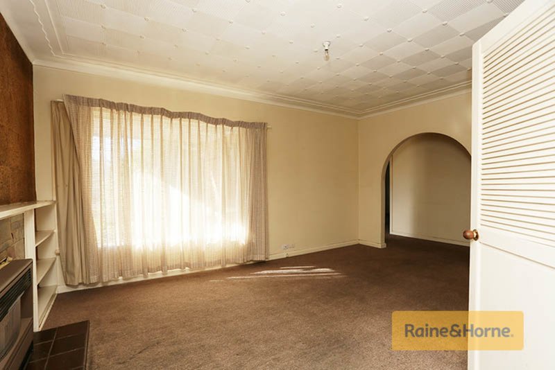 Photo - 63 Station Road, Melton South VIC 3338 - Image 5