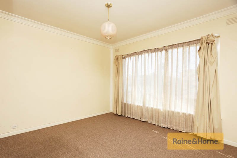 Photo - 63 Station Road, Melton South VIC 3338 - Image 6