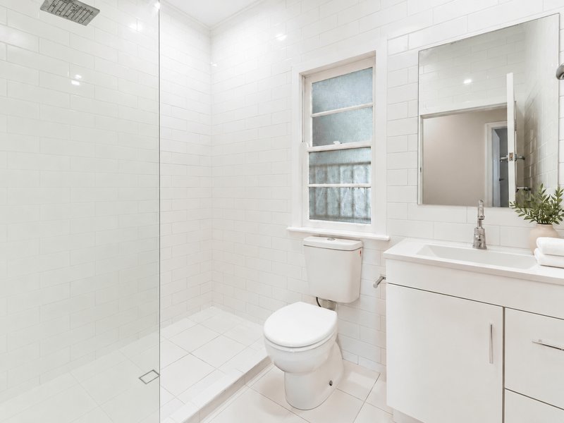 Photo - 63 Stuartholme Road, Bardon QLD 4065 - Image 11