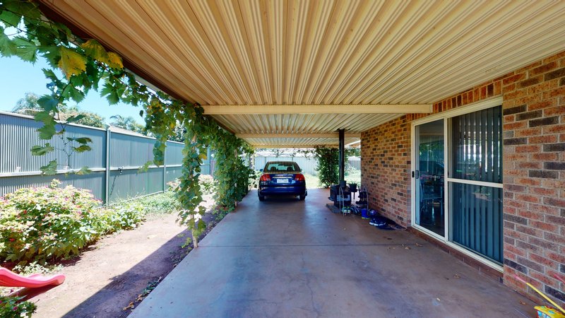 Photo - 63 Sturt Circle, Dubbo NSW 2830 - Image 2