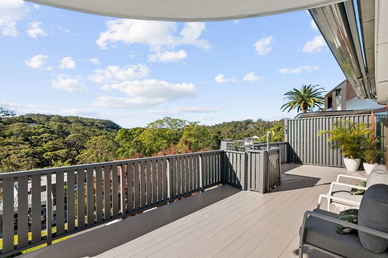 Photo - 63 Sugarloaf Crescent, Castlecrag NSW 2068 - Image 2