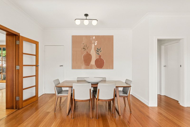 Photo - 63 Sugarloaf Crescent, Castlecrag NSW 2068 - Image 4