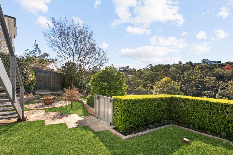 Photo - 63 Sugarloaf Crescent, Castlecrag NSW 2068 - Image 11