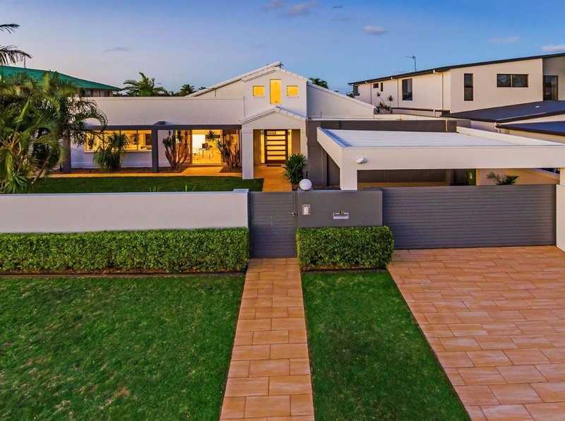 Photo - 63 Sundance Way, Runaway Bay QLD 4216 - Image 6