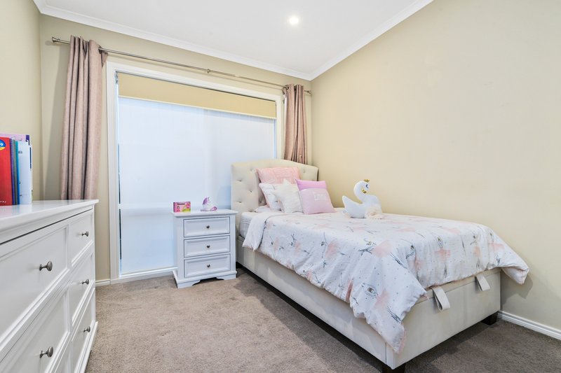 Photo - 63 The Promenade, Narre Warren South VIC 3805 - Image 16