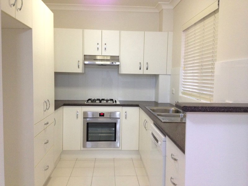 Photo - 6/3 Thomas Street, Wollongong NSW 2500 - Image 2